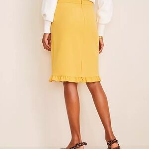 Ann Taylor Yellow Ruffle Hem Pencil Skirt Size 4